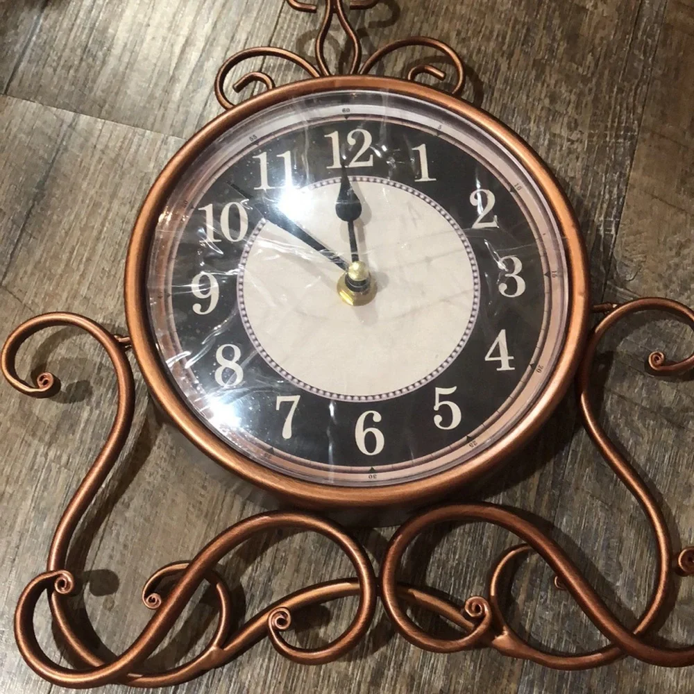 Retro Vintage Metal Table Top Mantel Clock  New